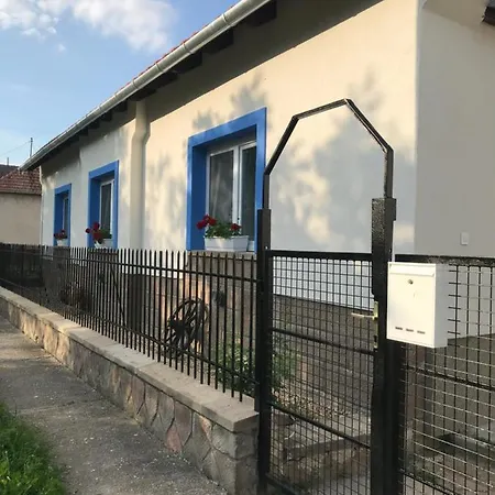 Luna Vendeghaz Bed & Breakfast