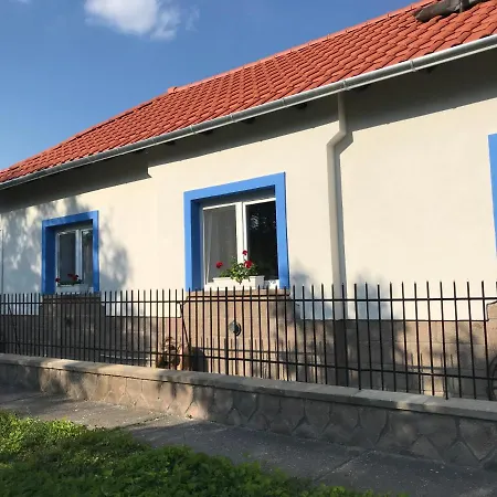 Luna Vendeghaz Novaj